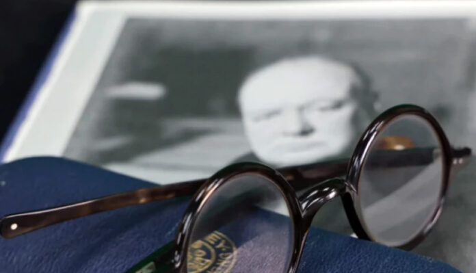 winston-cherchil-eyeglass