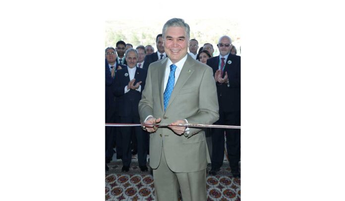 gurbanguly-berdimuhamedow-telekeciler-uniwersitet-02-09-002