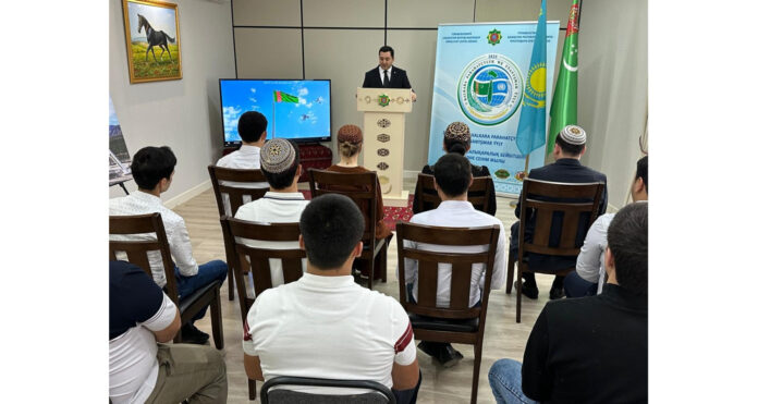 Aktauda Türkmenistanyň hemişelik Bitaraplygynyň 30 ýyllygyna bagyşlanan dabaraly çäre we sergi geçirildi