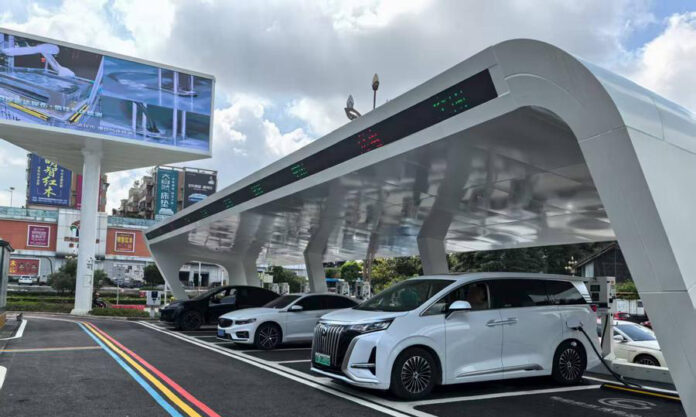 China-unveils-three-year-plan-to-enhance-EV-charging-infrastructure