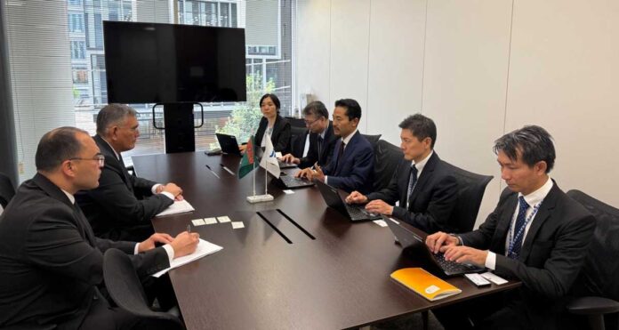 tokio-turkmen-delegation