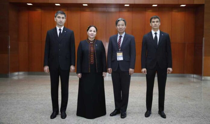 Meeting-of-the-Turkmen-Delegation-with-the-Leadership-of-the-CLEC