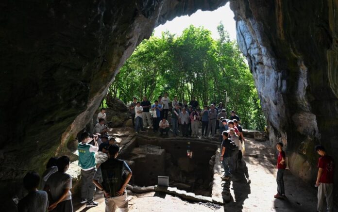 Prehistoric tomb discovered in south China's island province2