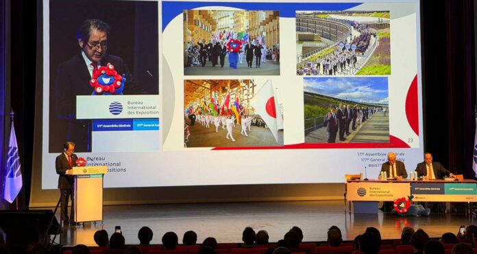 paris-sergiler-byurosy-expo-bureau