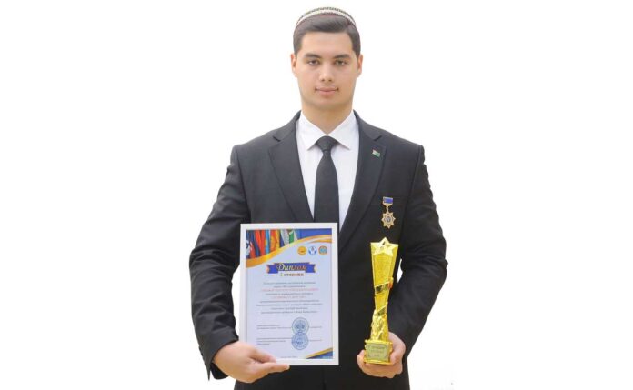 Turkmen-student-named-“The-best-student-of-the-CIS”