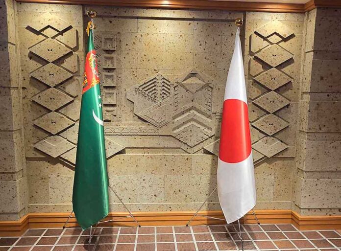 turkmen-japan-flags-baydak