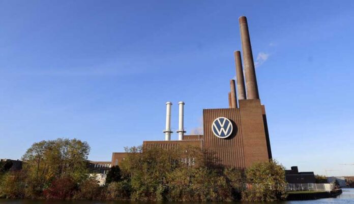 volkswagen-dresden-factory-plant-automaker-car