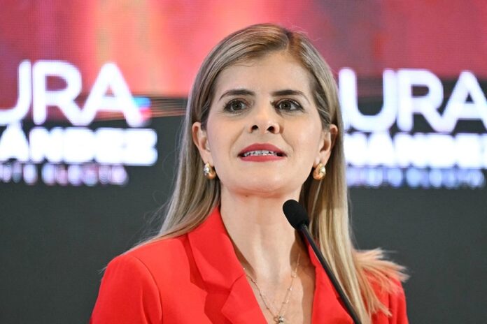 Laura fernandes casta rica