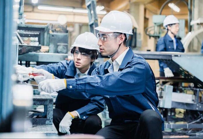 japan-foreighn-workers-factory-plant