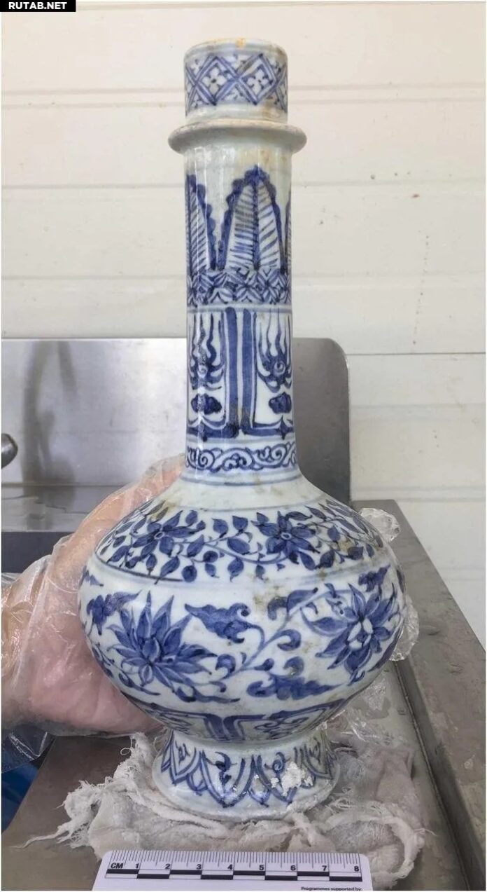 singapore yuan era ceramic dish
