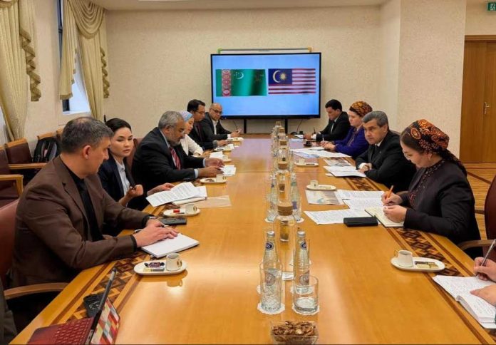Turkmenistan-develops-educational-cooperation-with-Petronas-to-advance-human-capital