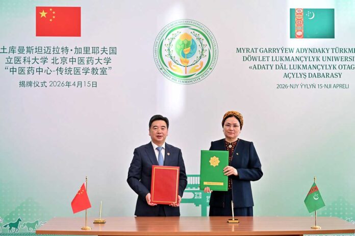china-delegation-myrat-garryyev-150426-24