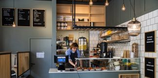 Stokgolmda emeli aň tarapyndan dolandyrylýan kafe açyldy
