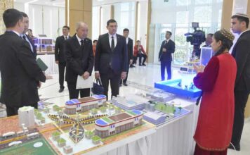 В Туркменистане определены лучшие разработчики стартапов в возобновляемой энергетике