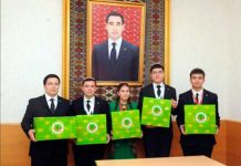 Туркменские школьники завоевали 4 медали на Менделеевской олимпиаде по химии