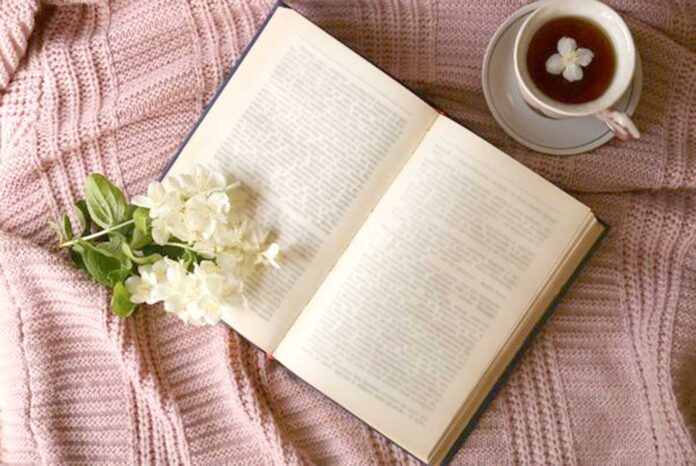 reading-a-book-kitap