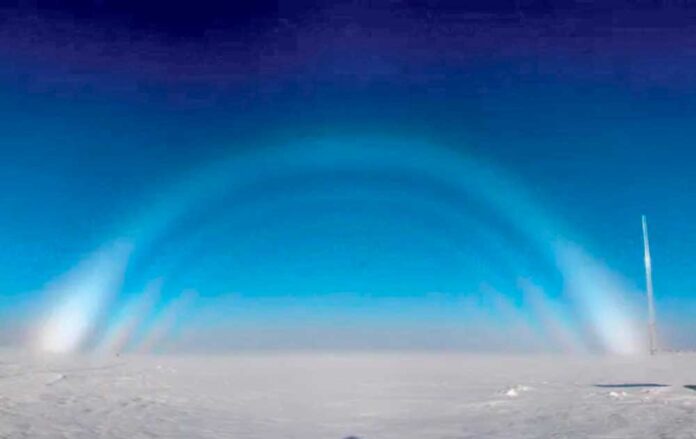white-rainbow-ak-alemgoshar-ak-alemgoshar-colorless