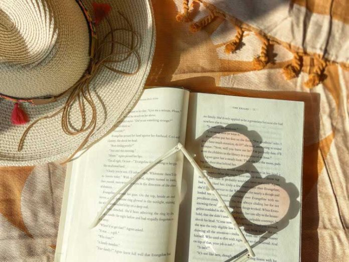 Books-about-traveling-the-world-2-750x565