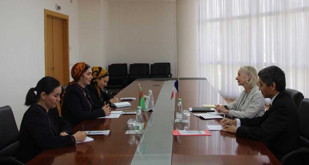 Director-of-the-Secretariat-of-the-Intelligence-College-in-Europe-Yasmine-Gouedard