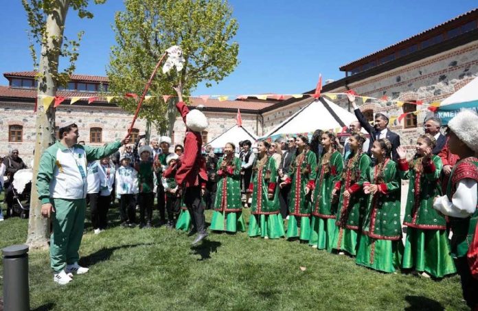 Representatives-of-Turkmenistan-participated-in-the-“Turkic-World-Children's-Games-Festival”