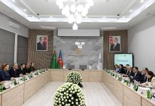 Türkmenistanyň Kärdeşler arkalaşyklarynyň Milli merkeziniň başlygy Baku şäherine iş sapary bilen geldi