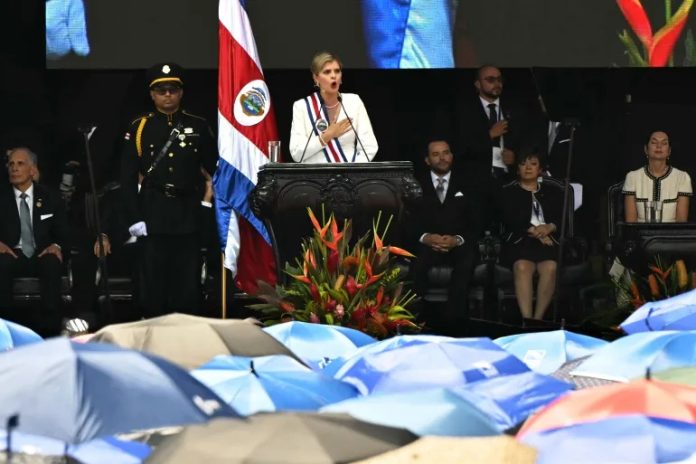 costa rica president Laura Fernandes