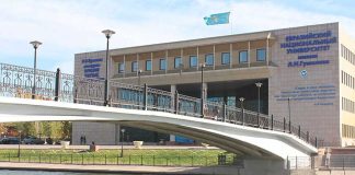 Lukaşenko Gumilýew adyndaky Ýewraziýa milli uniwersitetini 30 ýyllyk senesi bilen gutlady
