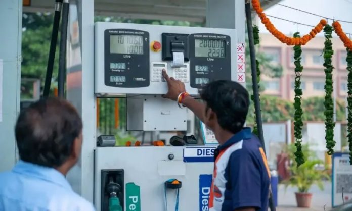 india oil prices refilling station
