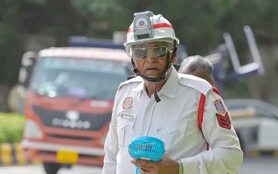 india-ventilator-hemlets-police hot