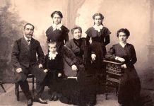 Näme üçin köne fotosuratlarda hiç kim ýylgyrmaýar?!