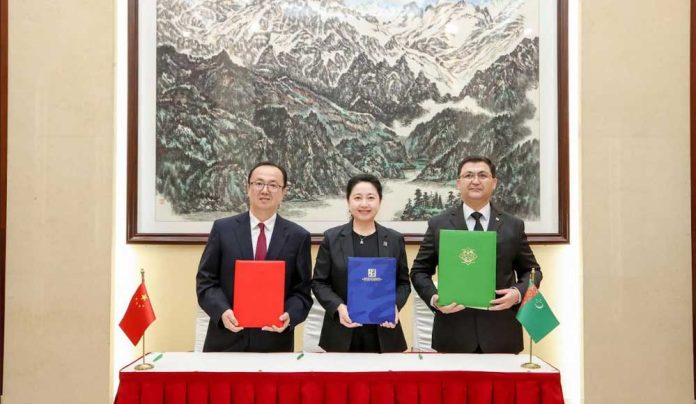 The-delegation-of-the-Turkmen-State-University-named-after-Magtymguly-was-on-a-working-visit-to-Urumqi