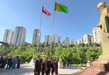 Ankarada Magtymguly Pyragynyň ýadygärligine gül goýmak dabarasy geçirildi