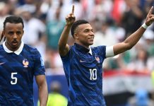 Messi gollar geçirýär, Mbappe hem ondan galanok