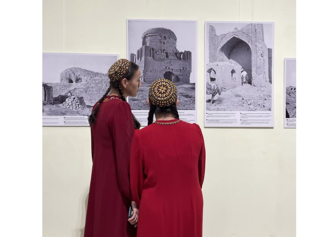 paul-nadar-turkmenistan-photo-exhibition