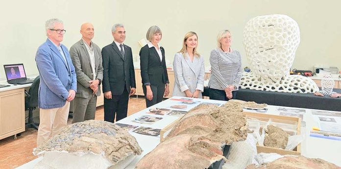 sarah-rogers-usa-ambassador-turkmenistan-buddha-statue