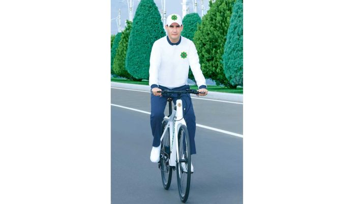 serdar-berdimuhamedov-welosiped-04-06-001-profile