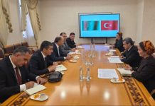 Türkmenistanyň bilim ministri Türk aeronawtika birleşigi uniwersitetiniň rektory bilen duşuşdy