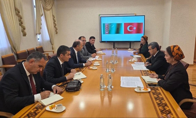 Türkmenistanyň-Bilim-ministri-Türk-aeronawtika-birleşigi-uniwersitetiniň-rektory-bilen-duşuşdy