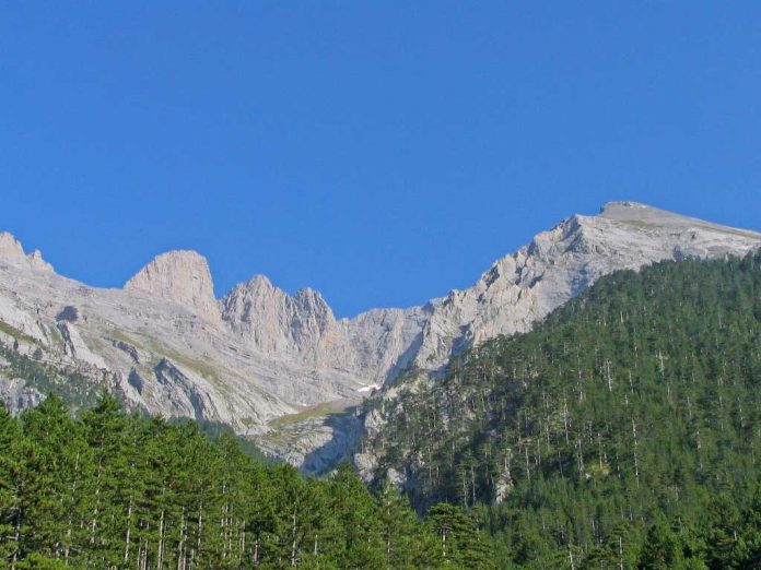 olimp-mountain-greece-Mytikas