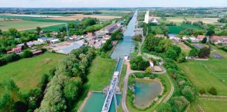 Gämi gatnawy üçin kanal gurlar