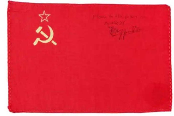 soviet-flag-sold-on-moon-buzz-aldrin