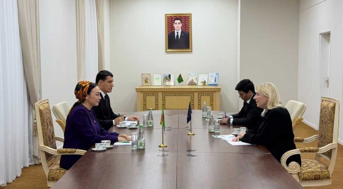 Türkmenistanyň-Mejlisiniň-Başlygy-ÝB-dunyagozel-gulmanova-beate-peksa