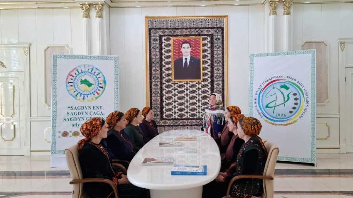 ene-suydi-bn-iymitlenmek-tegelek-stol-maslahaty-20260811_113707