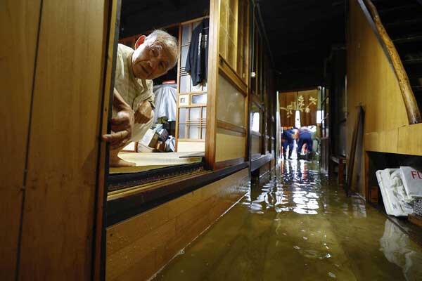 japan-hot-air flood