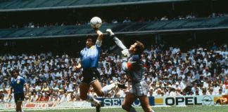 Maradonanyň taryhy topy satyldy