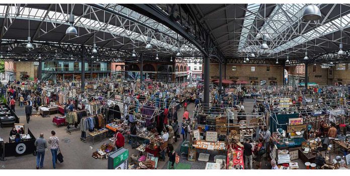 Old_Spitalfields_Market_Panorama,_London,_UK_-_Diliff