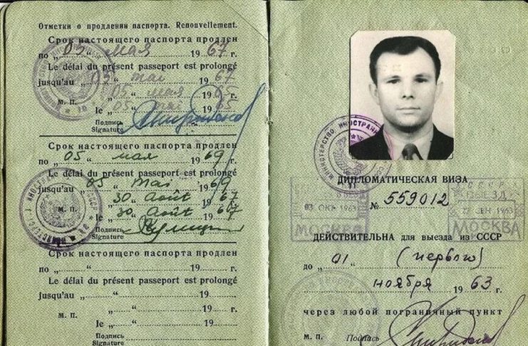 Gagariniň diplomatik pasporty satylar