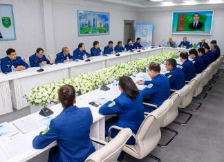 Türkmenistanyň gümrük gullugynyň hünärmenleri töwekgelçilikleri dolandyrmagyň döwrebap usullaryny özleşdirýärler