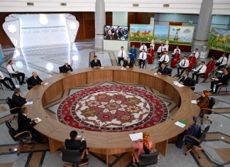 В ИМО МИД Туркменистана состоялся «круглый стол», посвященный ахалтекинским скакунам