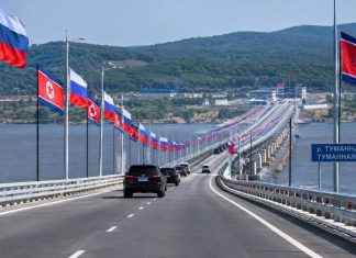 Открыт первый автомобильный мост между Россией и Северной Кореей